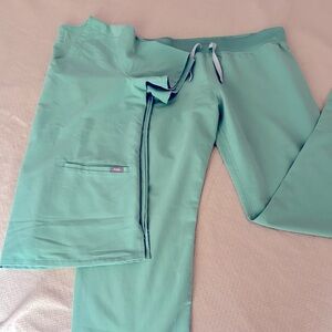 Women’s Figs Scrub Set in Jade